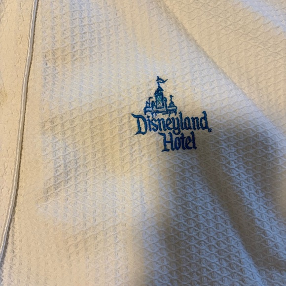 Disneyland Hotel White Robe - Picture 2 of 3
